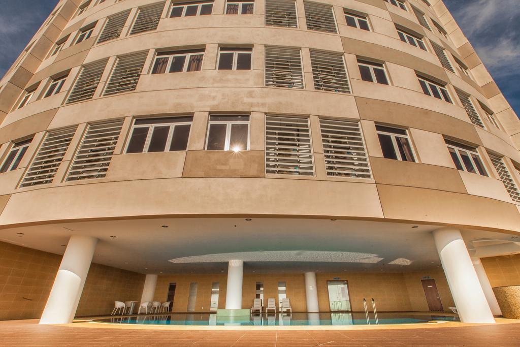 Luxfort 118 Service Suites Tanjung Tokong Exterior foto